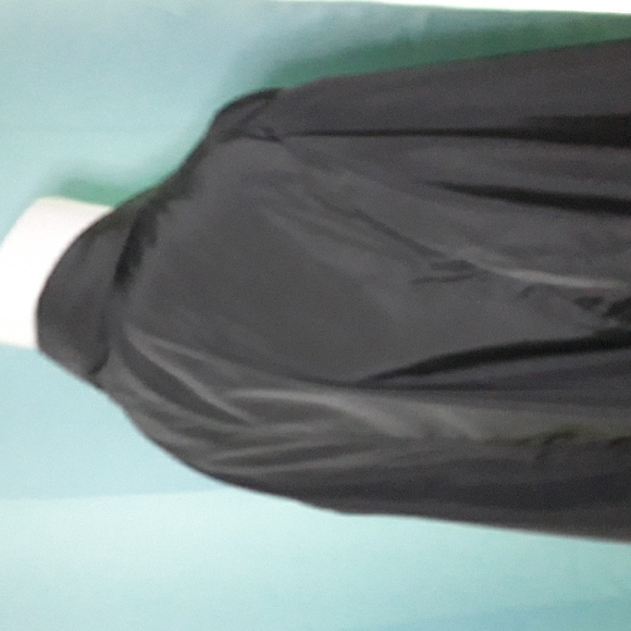 Saks 5th Avenue black windbreaker trenchcoat. Medium. Mint condition - Picture 8 of 10